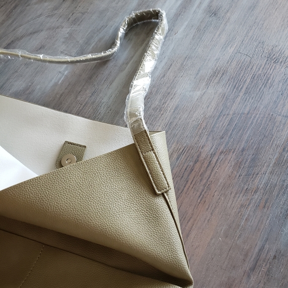 Brand NEW shoulder and laptop bag. - Picture 5 of 8